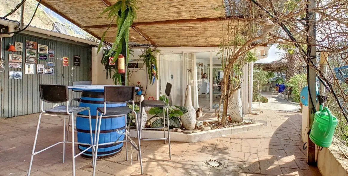 Sale of detached villa in Arenas 14