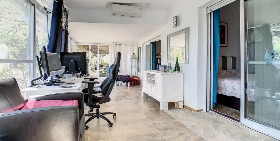 Sale of detached villa in Arenas 20