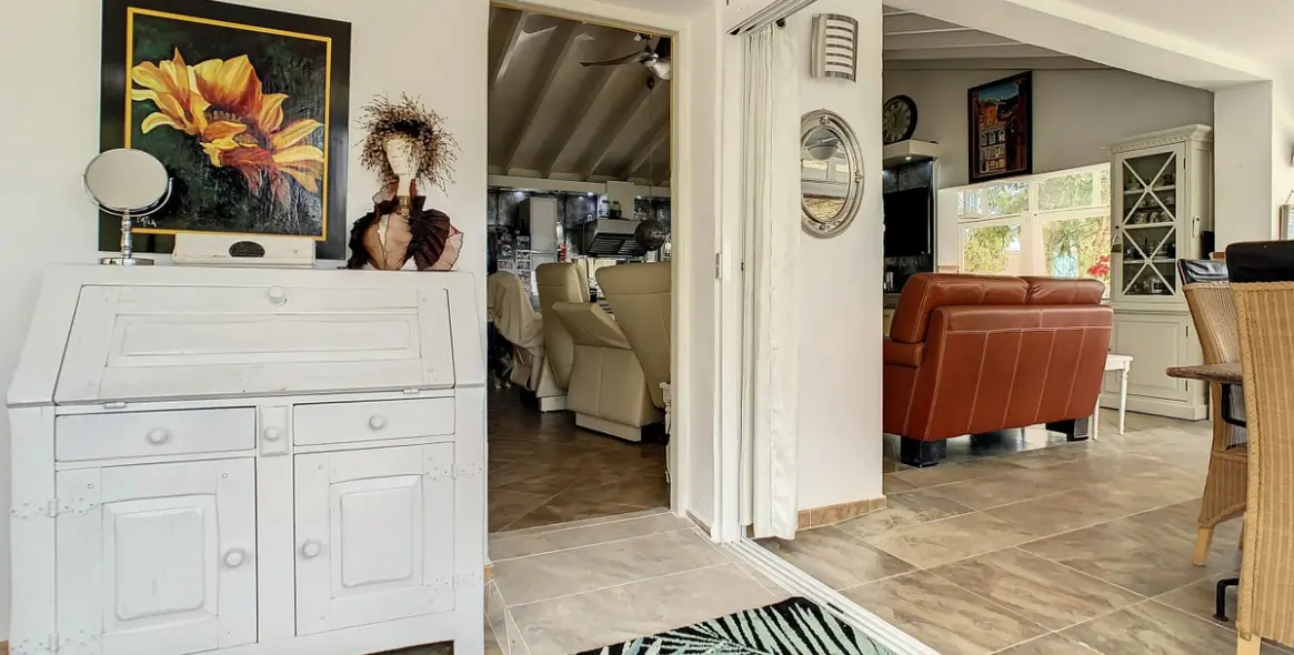 Sale of detached villa in Arenas 21