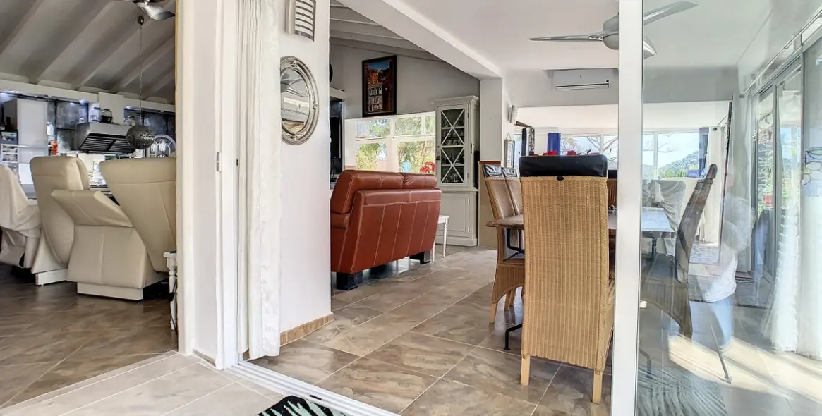 Sale of detached villa in Arenas 22