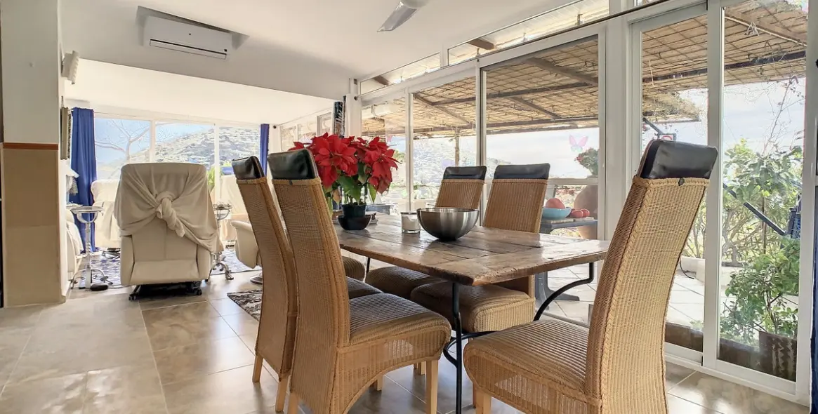 Sale of detached villa in Arenas 23