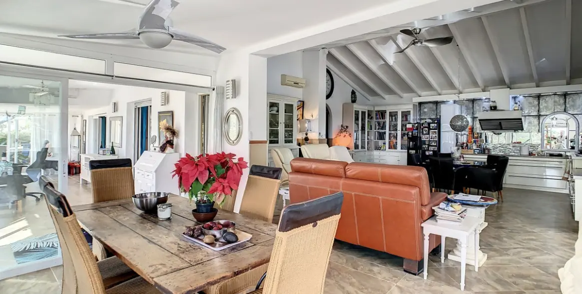 Sale of detached villa in Arenas 26