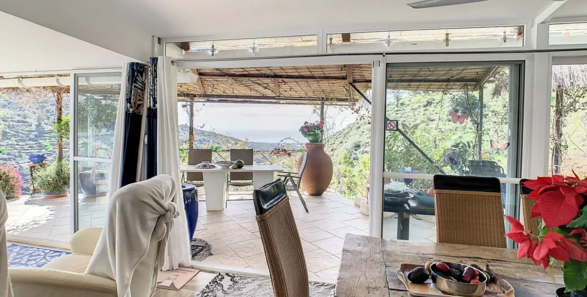 Sale of detached villa in Arenas 29