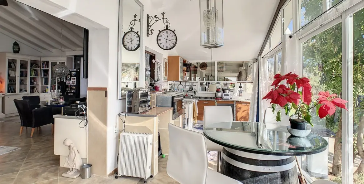 Sale of detached villa in Arenas 30