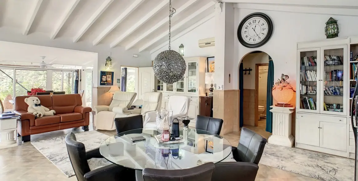 Sale of detached villa in Arenas 37