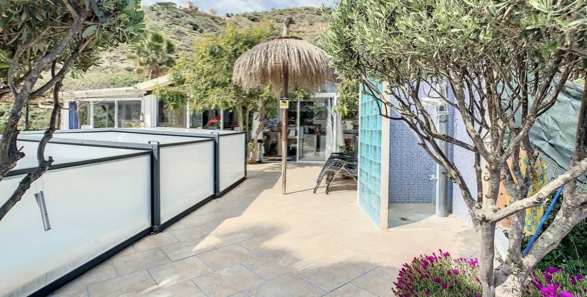 Sale of detached villa in Arenas 44