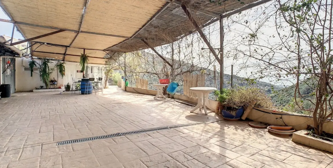 Sale of detached villa in Arenas 47