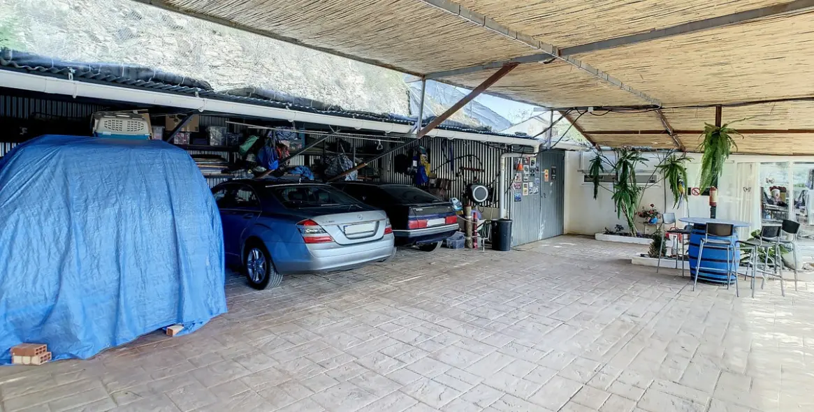 Sale of detached villa in Arenas 48