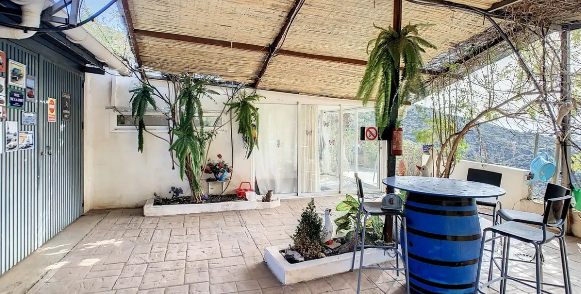 Sale of detached villa in Arenas 49