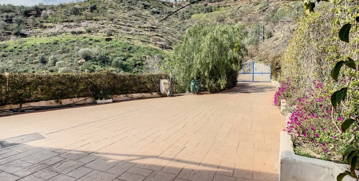 Sale of detached villa in Arenas 50