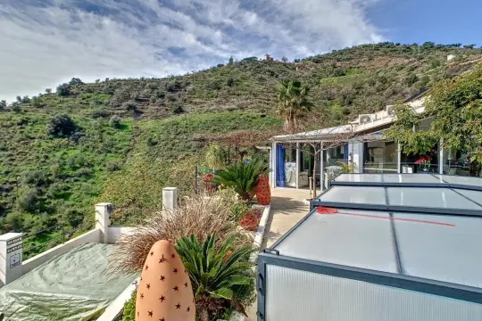 Image 6 thumb