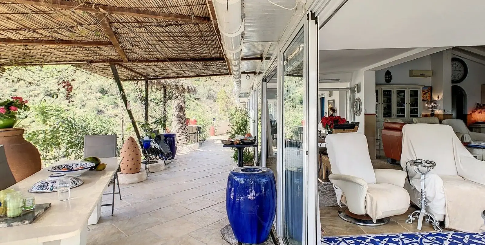 Sale of detached villa in Arenas 10