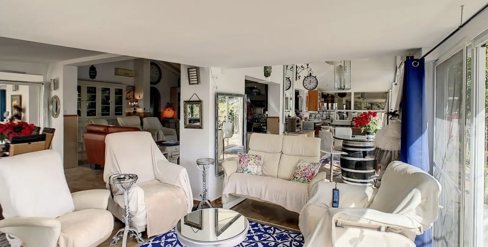 Sale of detached villa in Arenas 28