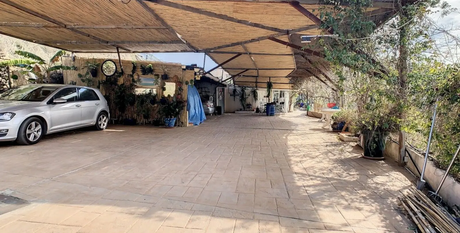 Sale of detached villa in Arenas 46