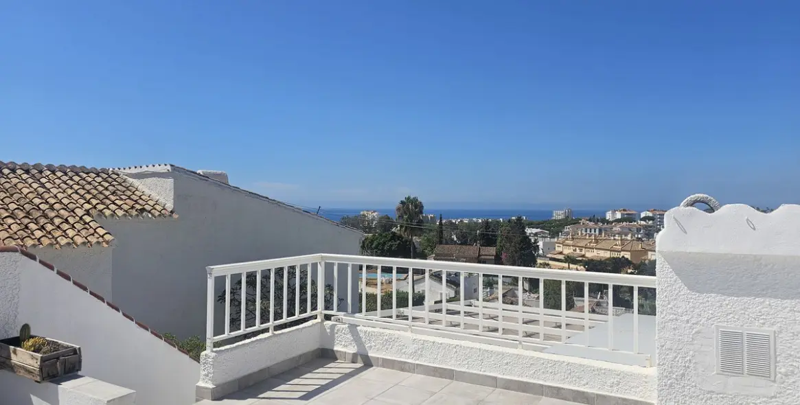 Sale of detached villa in Calypso 1