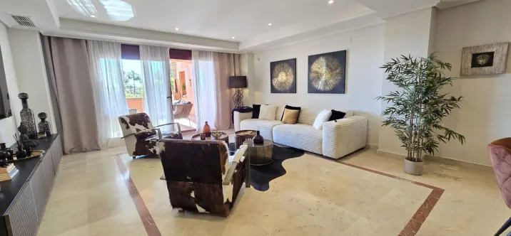 Sale of ground floor apartment in La Mairena 2