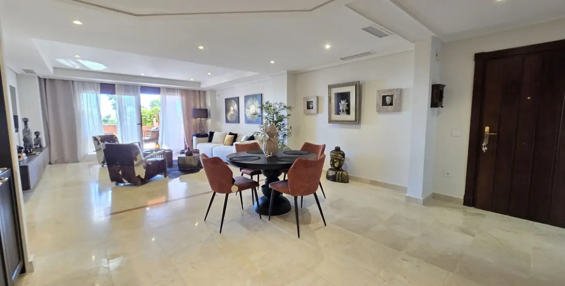 Sale of ground floor apartment in La Mairena 8