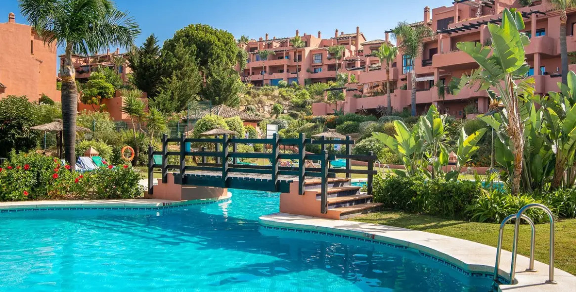 Продажа апартаментов на первом этаже в La Mairena 24