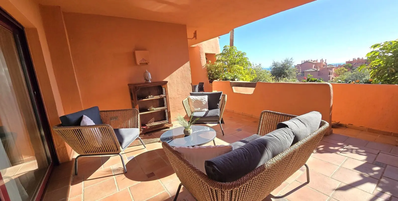 Sale of ground floor apartment in La Mairena 2