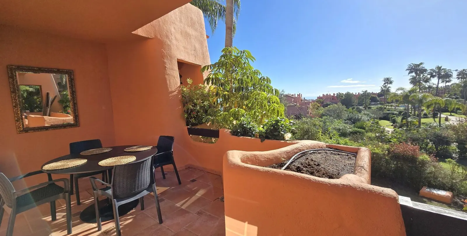 Sale of ground floor apartment in La Mairena 6