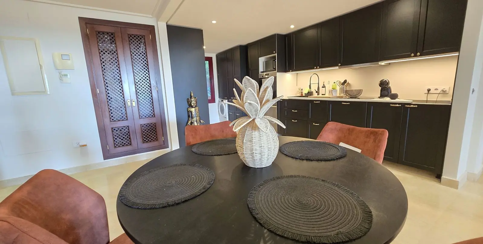 Sale of ground floor apartment in La Mairena 11