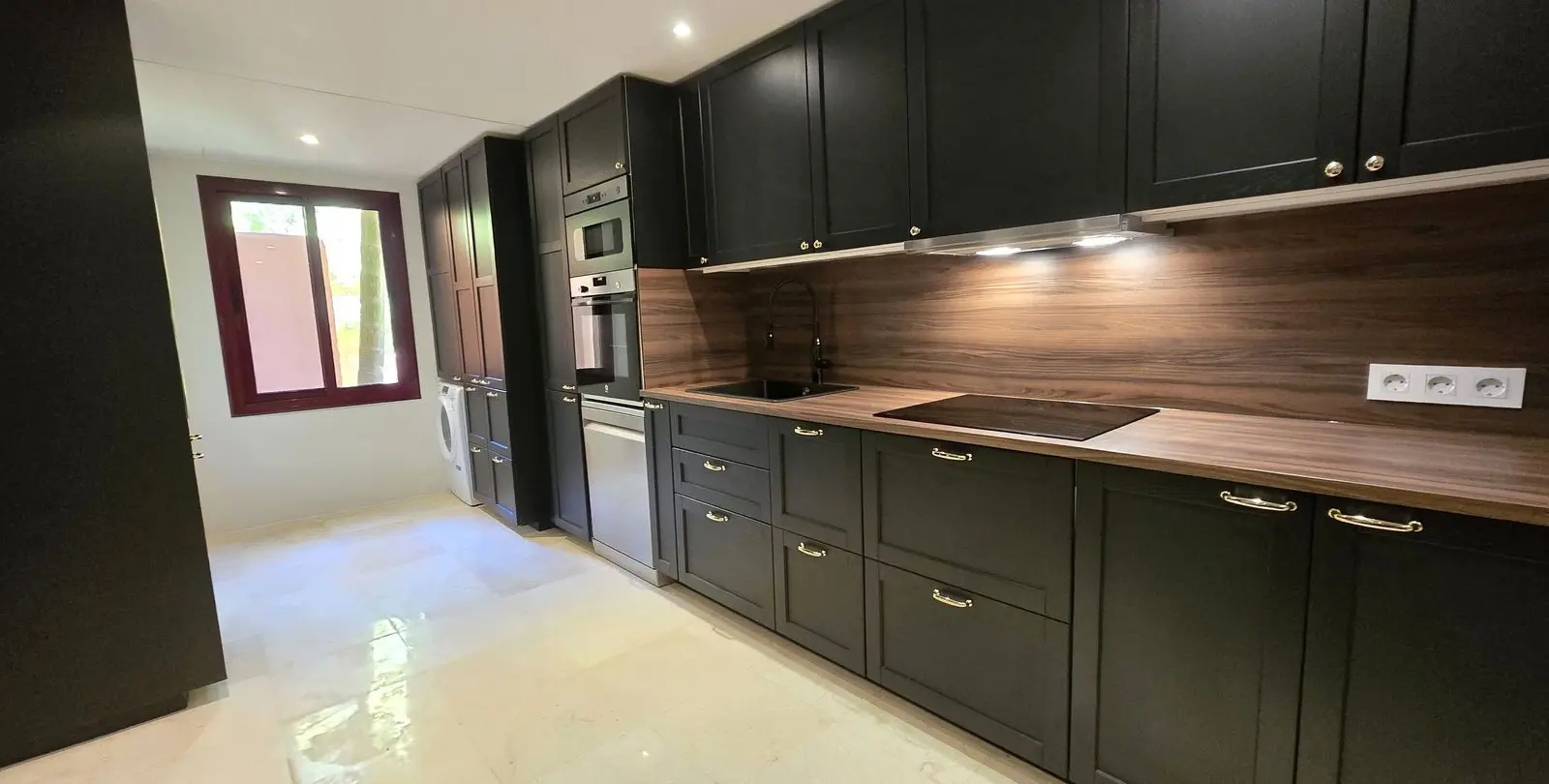 Sale of ground floor apartment in La Mairena 12