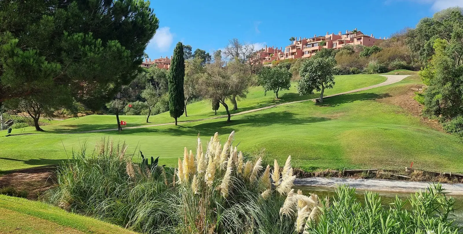 Sale of ground floor apartment in La Mairena 47