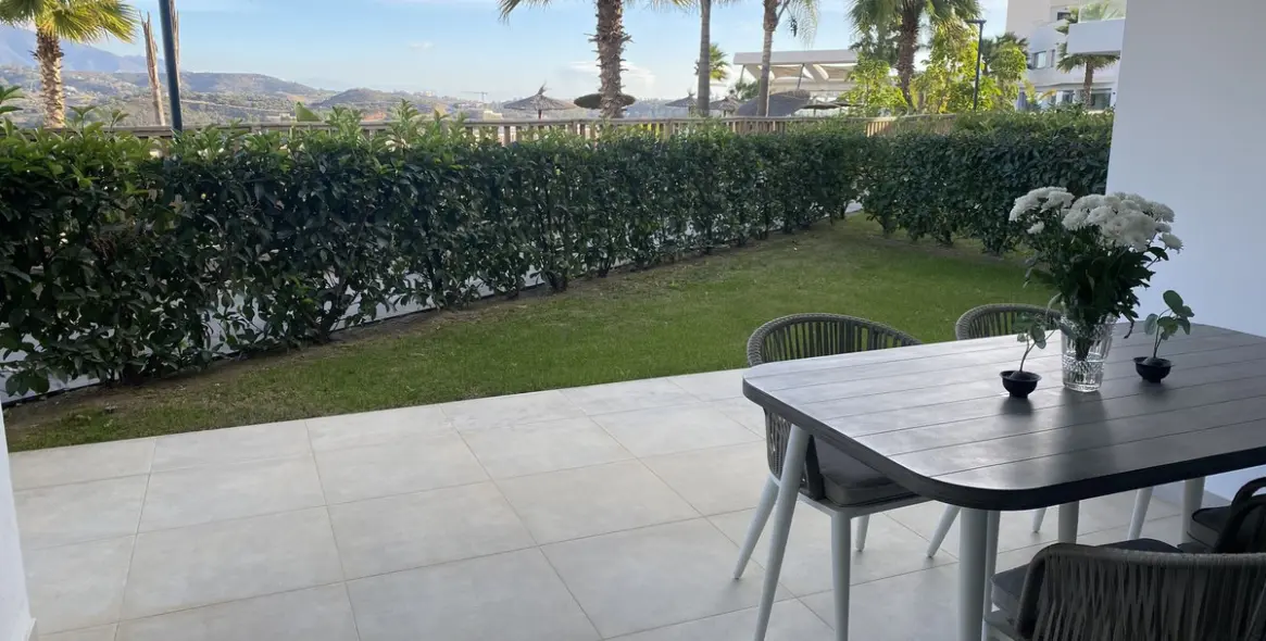 Sale of ground floor apartment in La Cala de Mijas 2