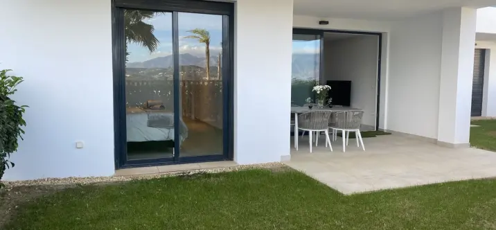 Sale of ground floor apartment in La Cala de Mijas 2