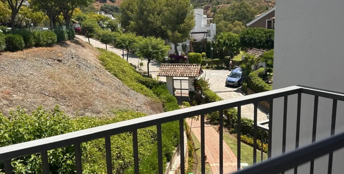 Sale of penthouse in Los Arqueros 10