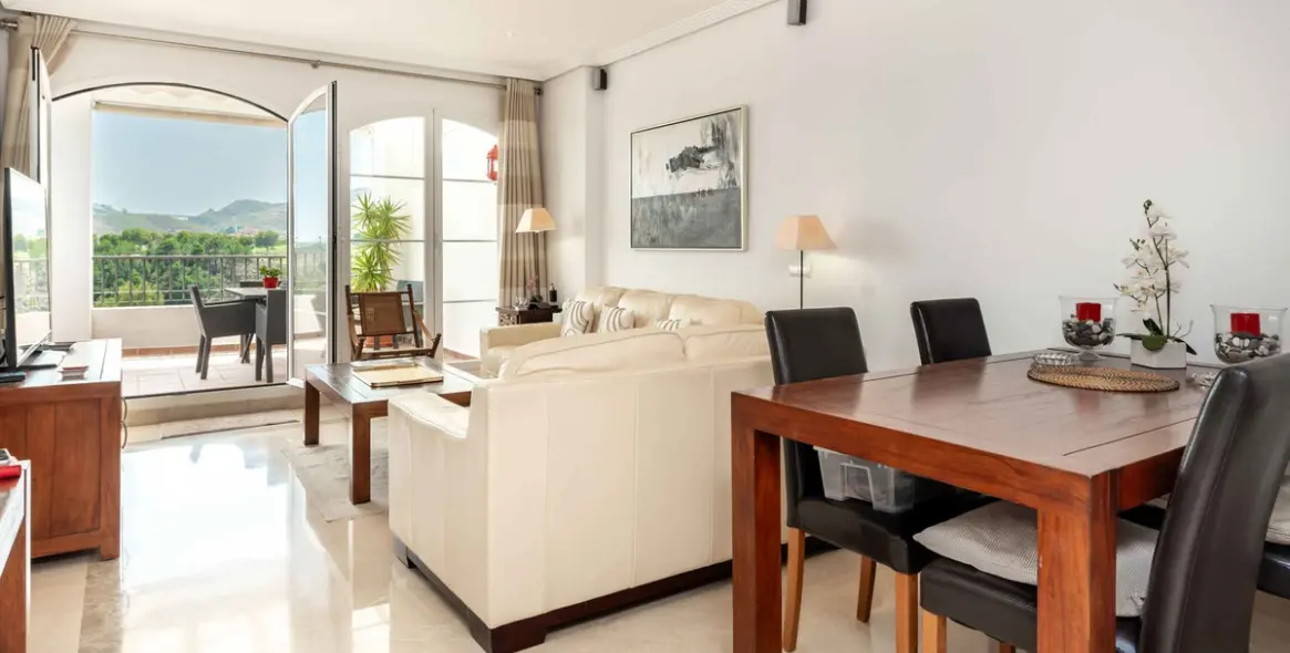 Sale of penthouse in Los Arqueros 11