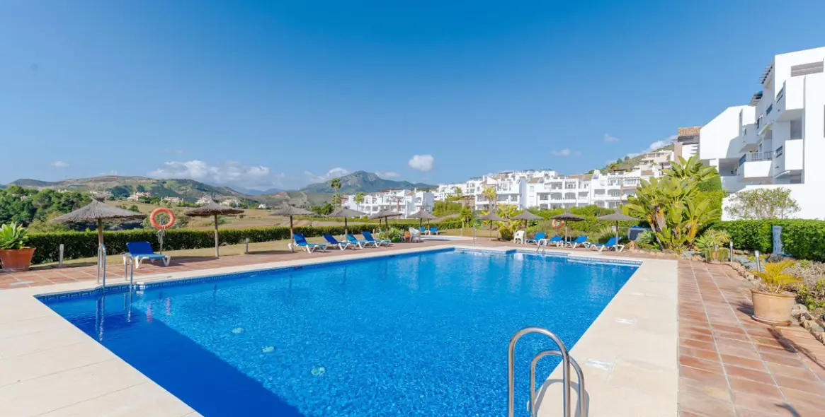 Sale of penthouse in Los Arqueros 14