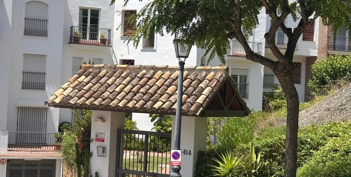 Sale of penthouse in Los Arqueros 16