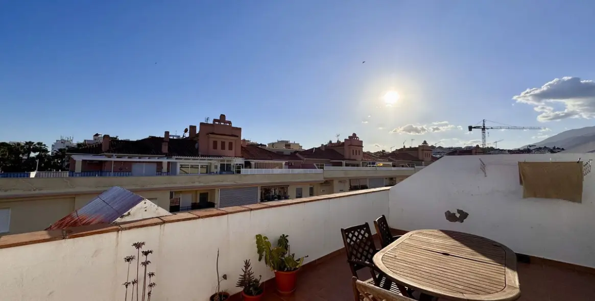 Продажа двухуровневого пентхауса в Estepona 30