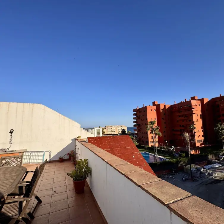 Venta de ático dúplex en Estepona