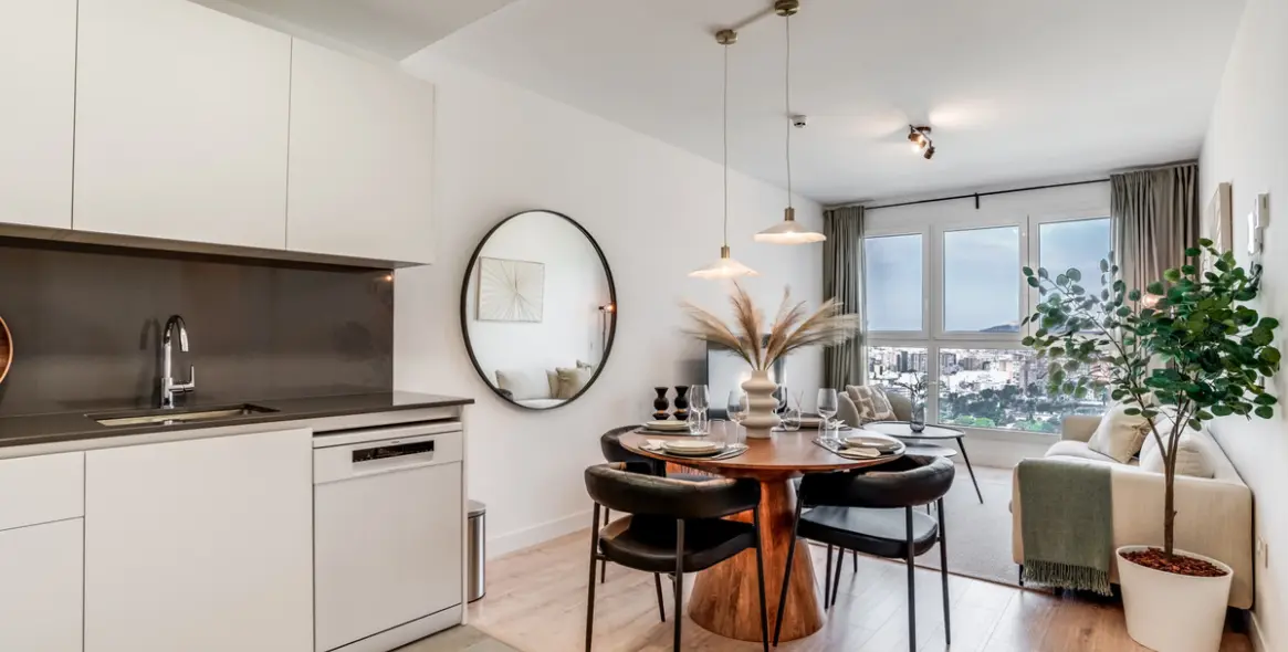 Sale of middle floor apartment in Málaga 1