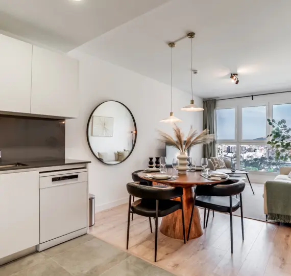 Sale of middle floor apartment in Málaga