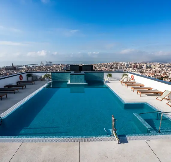 Sale of middle floor apartment in Málaga