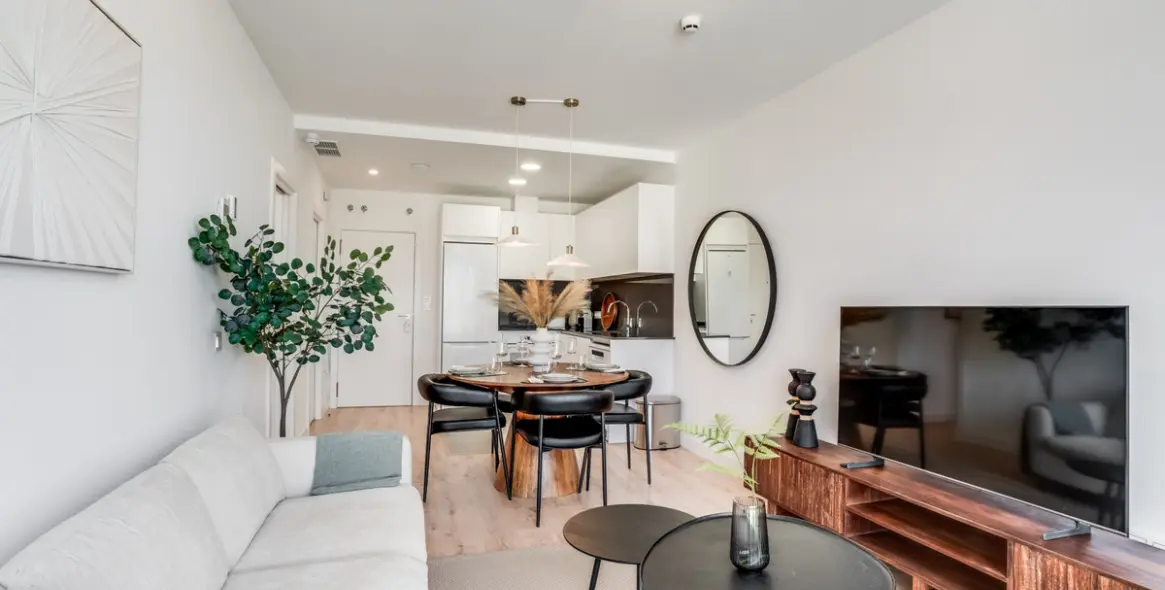 Sale of middle floor apartment in Málaga 10