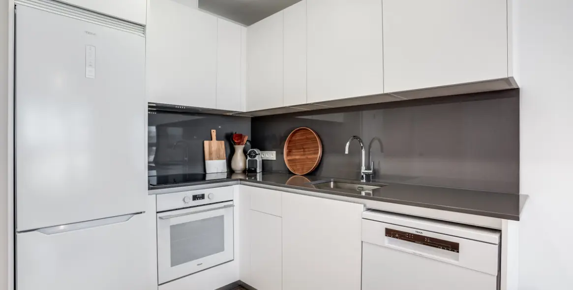 Sale of middle floor apartment in Málaga 11