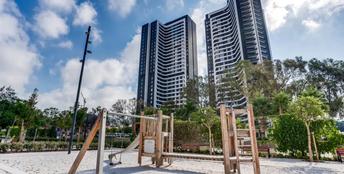 Sale of middle floor apartment in Málaga 16