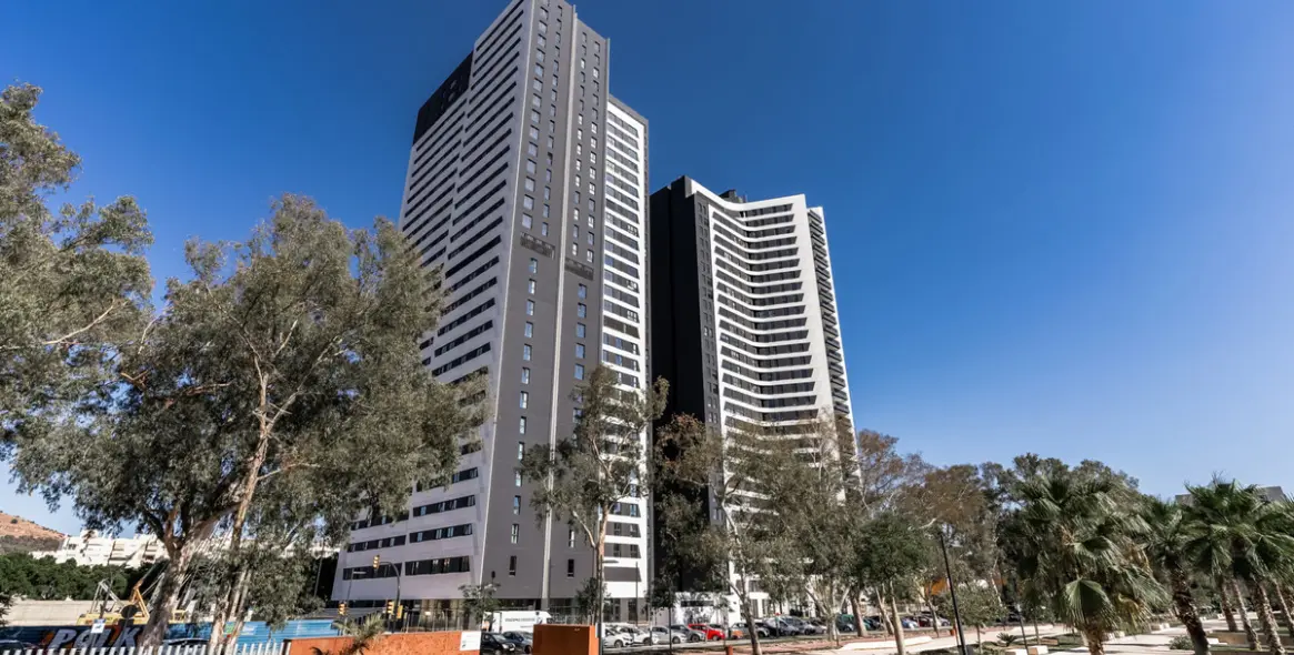 Sale of middle floor apartment in Málaga 18