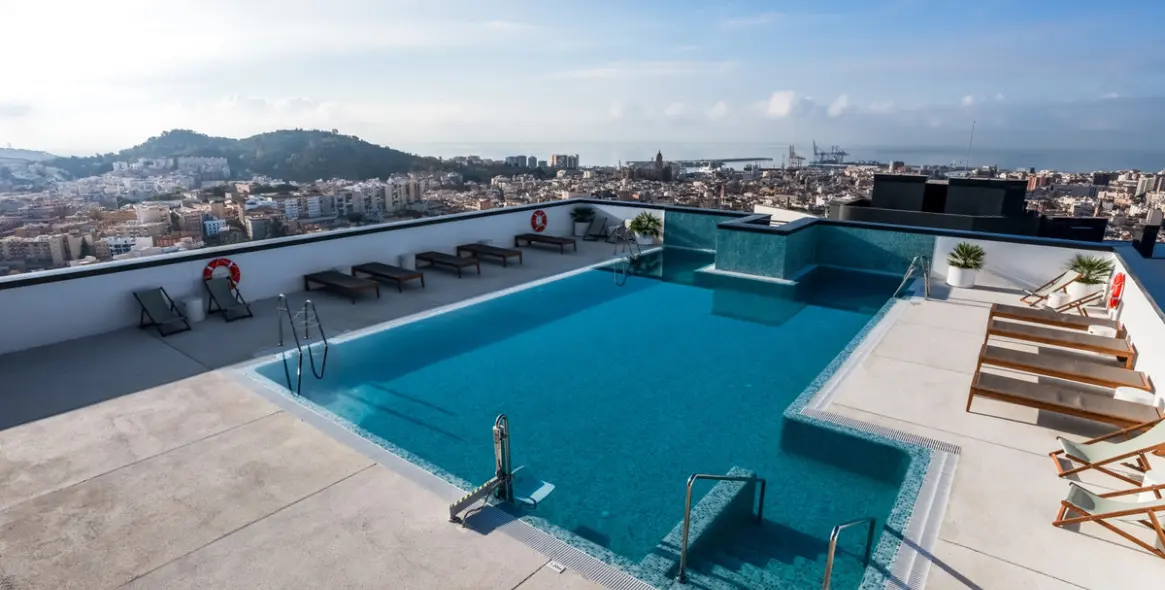 Sale of middle floor apartment in Málaga 20