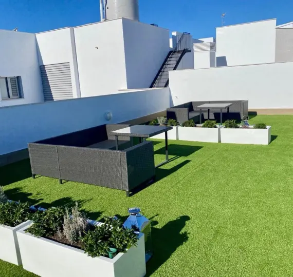 Long-term rent of middle floor apartment in La Campana