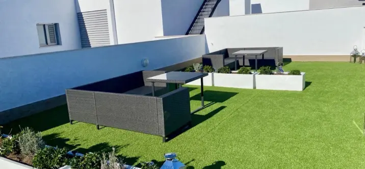 Long-term rent of middle floor apartment in La Campana 0