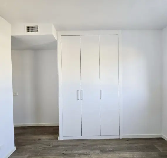 Long-term rent of middle floor apartment in La Campana