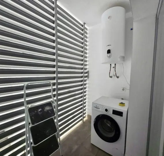 Long-term rent of middle floor apartment in La Campana