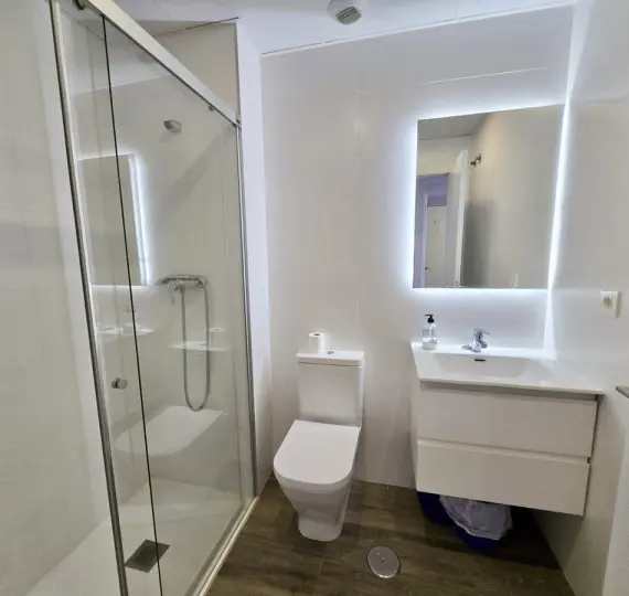 Long-term rent of middle floor apartment in La Campana