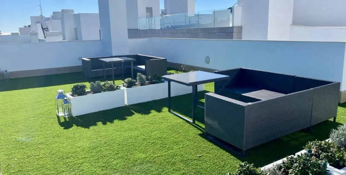 Long-term rent of middle floor apartment in La Campana 14