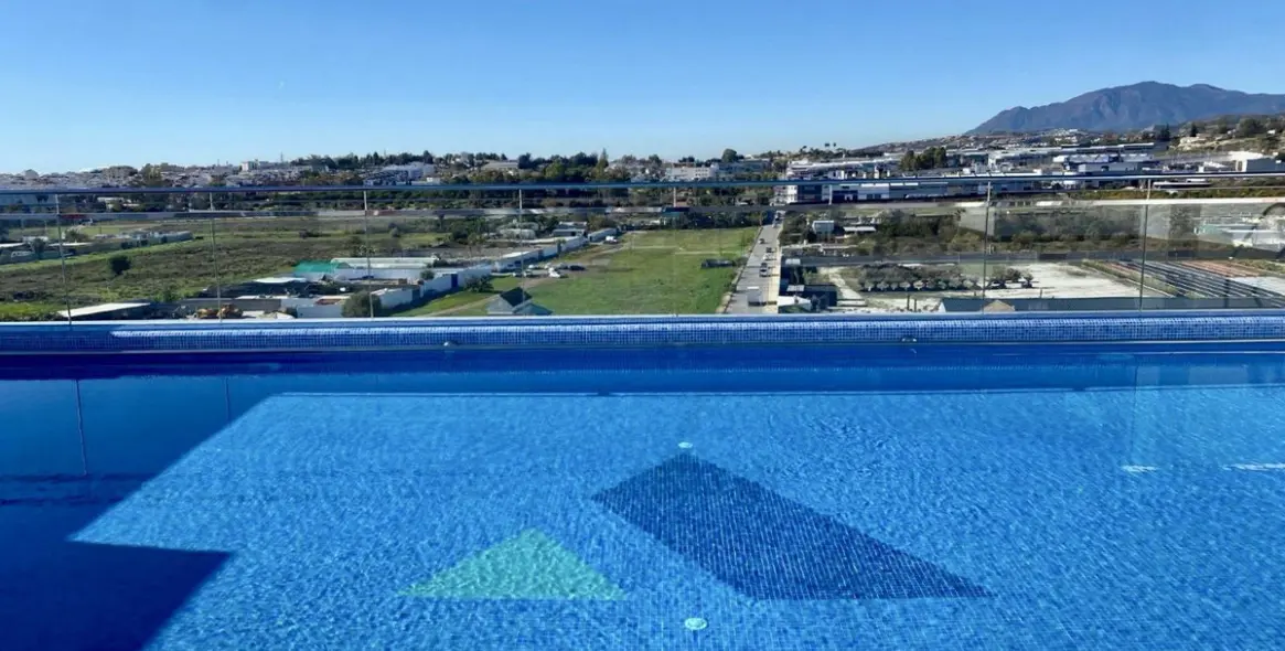 Long-term rent of middle floor apartment in La Campana 15